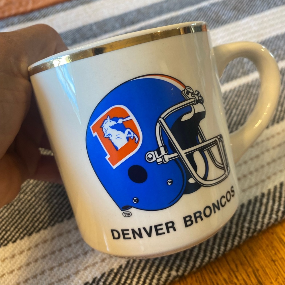 Denver Broncos Vintage 1986 AFC West Division Champion Mug